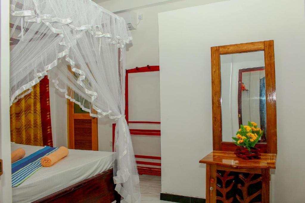 Hotel Mirissa Breeze Exterior foto